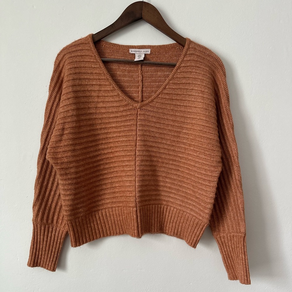 Cropped Sincerely Jules Rust Orange Ribbed V-Neck Sweater - Size Small - Picture 1 of 7